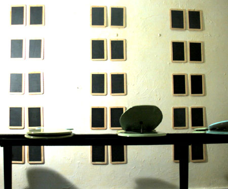 Kinetische und audio-visuelle Installation -Appetit- in der art-ambulance, Berlin