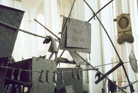 Kinetische und audio-visuelle Installation -3rd floor oder das Knigspaar besucht die Vorstadt nach der Krnung-