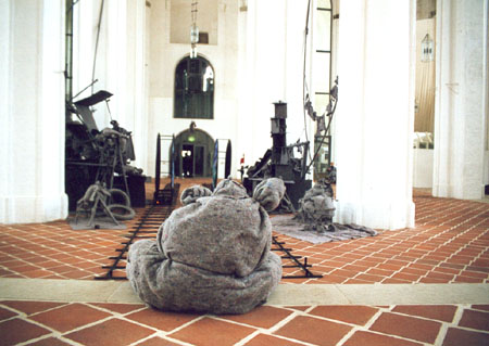 Kinetische und audio-visuelle Installation -3rd floor oder das Knigspaar besucht die Vorstadt nach der Krnung-