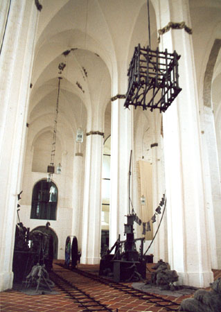 Kinetische und audio-visuelle Installation -3rd floor oder das Knigspaar besucht die Vorstadt nach der Krnung-