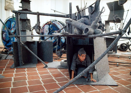 Performance in der Installation -3rd floor oder das K�nigspaar besucht die Vorstadt nach der Kr�nung-