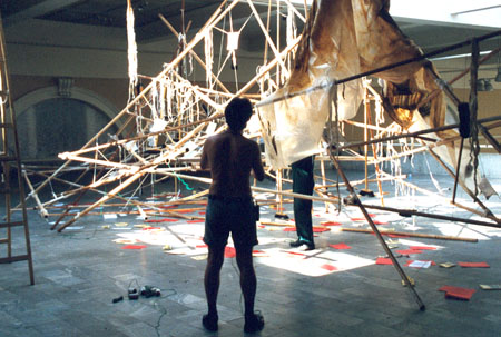 Aufbau der Installation Paradies in St. Petersburg