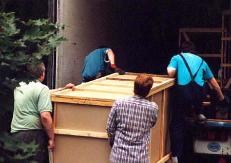 Abfahrt von der art-ambulance, Berlin zur Manege nach St. Petersburg, Juni 1999