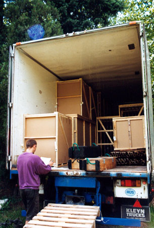 Abfahrt von der art-ambulance, Berlin zur Manege nach St. Petersburg, Juni 1999
