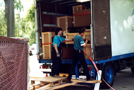 Abfahrt von der art-ambulance, Berlin zur Manege nach St. Petersburg, Juni 1999