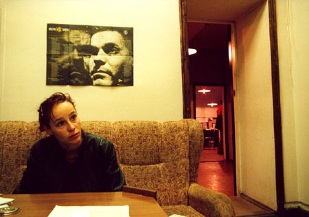 Tanzprobe f�r Hunger im Baltisky Dom mit der T�nzerin Kerstin Heimlich, St. Petersburg 2000